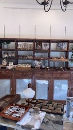 アーティストの個展、展示用備品は殆どがSPACE FOUR DIRECTIONS提供 -  FOUR DIRECTIONS SPACE FOUR DIRECTIONSの設備の写真