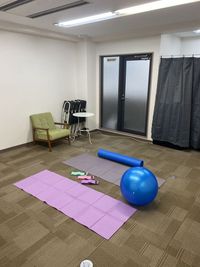 Tune Up ジム ヨガ、ストレッチスペースの室内の写真