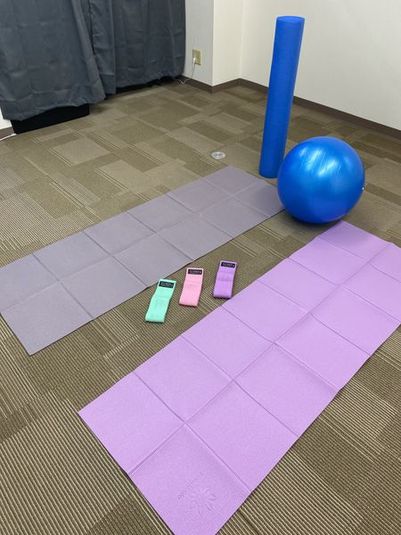 ヨガ、ストレッチスペース - Tune Up ジム