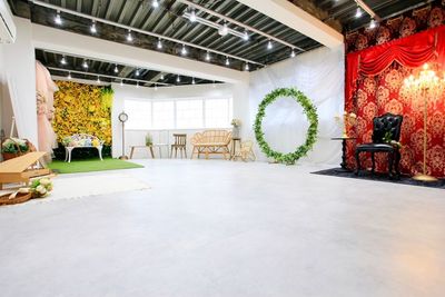 池袋東口徒歩４分/毎日清掃/自然光×白の空間/無限に広がる撮影の可能性/シンプルで洗練された非日常/背景10種類/機材すべて無料 - スタジオAmilia（アミリア）池袋