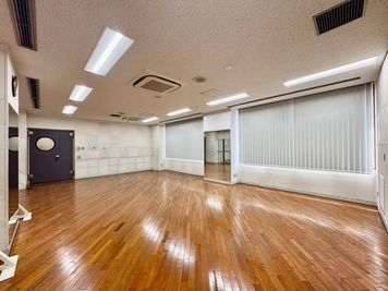 【土足厳禁のため靴を履き替えてご利用ください。】 - TIME SHARING シテヌーブ北千住30A棟 多目的室（ヨガ・ダンス）の室内の写真