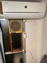 換気扇はエアコン下にございます - シアタープラス神戸元町 シアタープラス神戸元町（シアター・パーティルーム　）の設備の写真