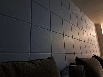 防音パネルを設置しており、反響音もキレイに響きます🎶 - シアタープラス神戸元町 シアタープラス神戸元町（シアター・パーティルーム　）の設備の写真