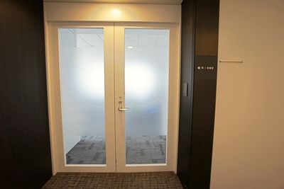 名古屋会議室 プライムセントラルタワー名古屋駅前店 第1会議室の入口の写真