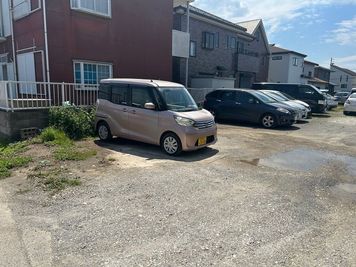 駐車場完備。スーパーカスミさんと当社の間の道路を突き当りまで進んだ砂利の駐車場となります。 - ゼロフィットネス　レンタルスタジオ ・レンタルスペース ・多目的スペース 　 施設名：ゼロフィットネス八千代　スーペース名称：ゼロスタジオの室内の写真