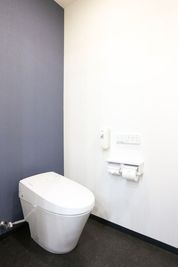 トイレ - パーソナルジムアットファースト 完全個室のレンタルジムの設備の写真