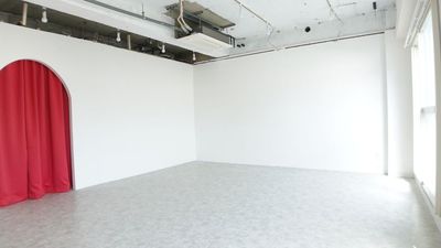 白壁 - サモスタ中野店の室内の写真