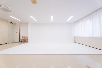 幅6m・高さ2.7m・奥行き4mの白ホリゾントです。 - 太宗第2ビル　201号室 Studio Kou(スタジオ　コウ)　白ホリ撮影スタジオの室内の写真