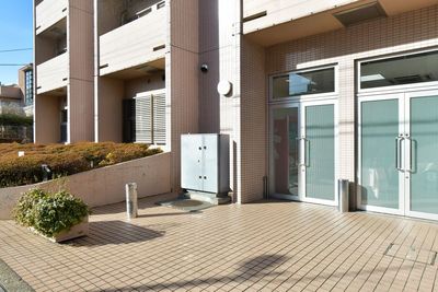 １F喫煙所 - リフレフォーラム C研修会議室の室内の写真