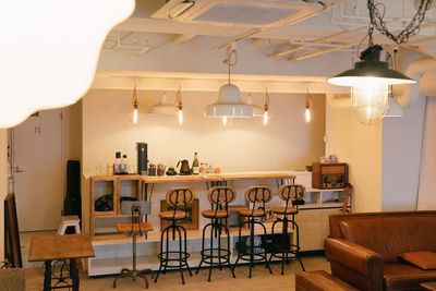 予備の椅子があるので人数が増えても安心◎ - ブルーノ長堀マンション1階テラススペース Cafe&Bar DC Shinsaibashiの室内の写真
