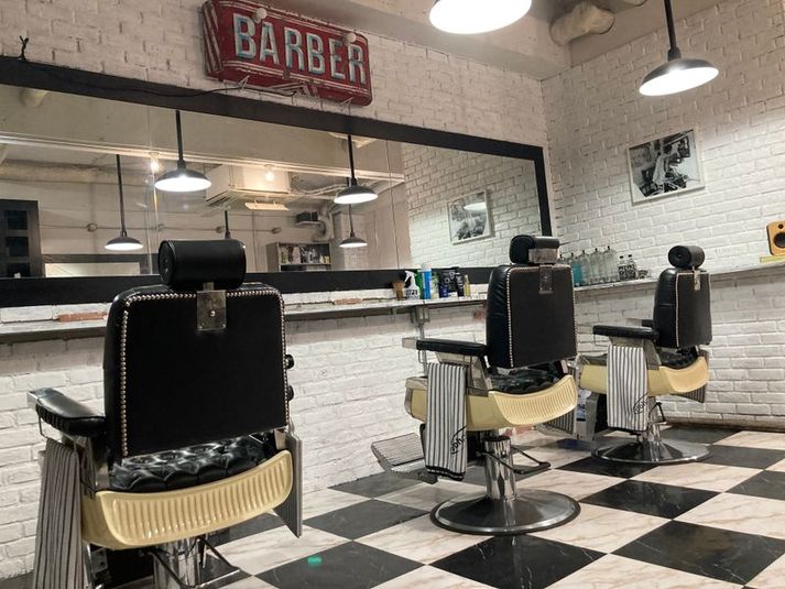 STATE OF MIND “RIGHT CHAIR” 壁側の席 - STATE OF MIND