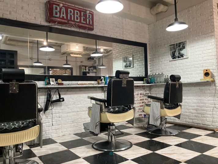 STATE OF MIND “RIGHT CHAIR” 壁側の席 - STATE OF MIND