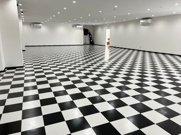 函館フリースタジオ＆フリースペース「はこプレイス」 はこプレイス3F「アダプトホール」の室内の写真