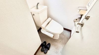 スタジオ内に1室、個室の洋式トイレがございます。 - SOLARI Rental Studio 日本橋 【ダンス専用ページ】SOLARI レンタルスタジオ 日本橋の設備の写真