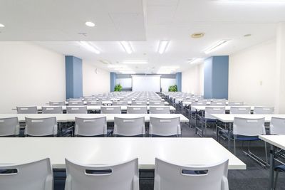 【梅田駅地下直結！大阪駅前第２ビル！108名！】プロジェクター・ホワイトボード・WiFi無料！ふれあい貸し会議室 梅田No141 - ふれあい貸し会議室 大阪駅前第２ビル