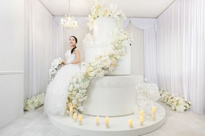 高さ２メートル超の巨大な三段ケーキと一緒に撮影してください。ドレスを着ればお誕生日やお祝いの記念になりますね。ケーキ・・・直径260cmx高さ205cm - 撮影スタジオPiece of Cake 【浅草橋4分】撮影スタジオ　Piece of Cakeの室内の写真