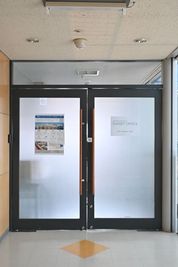 いいオフィス釧路 by Sunset Office Sunset Offise コワーキングスペースの入口の写真