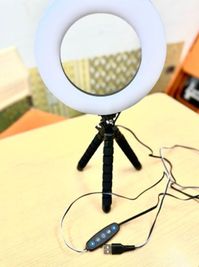 LEDリングライトは6.3インチになります。 - ブルースペース西新宿403 レンタルスペース・ネイルサロン・カラー診断等の設備の写真