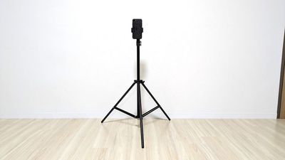 スマホ用三脚
最大210cm程度の高さにできます。 - レンタルスタジオEloa　天王寺店 ヨガ・ピラティス用スタジオEloa 天王寺店の設備の写真