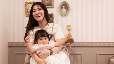 三脚を使って親子で撮影もおすすめです📸 - milk party and studioの室内の写真