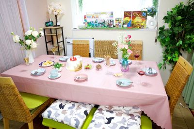 余裕で7人で会食できるダイニングテーブル - スペースボン スペースボン　上前津 Gemini の室内の写真