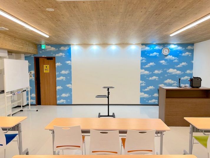 帯屋町の中心にある貸しホール - 高知市帯屋町 オビヤギルド