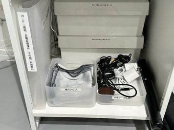 鏡拭き用クロス、充電類 - OBOスタ松原の設備の写真