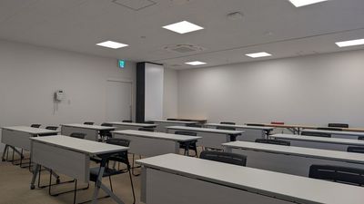 【千葉スズキ販売】WiFi無料！セミナー・研修・会議・懇親会等 - 千葉スズキ販売　会議室