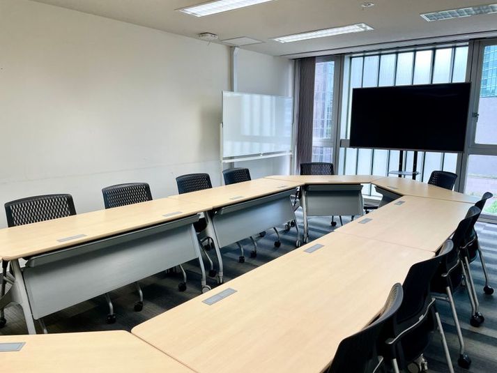 新橋駅前エジソン - ワンコイン会議室 新橋