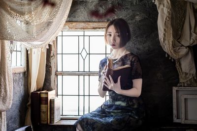 小窓から自然光がたっぷり取り込めます - studio owl 御茶ノ水駅前店｜撮影スタジオ 10種類の背景で撮影できる機材全部無料のデザイナーズ撮影スタジオの室内の写真