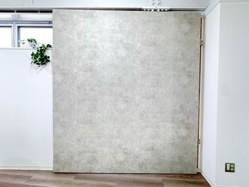 可動壁の柄のパターンです。 - 渋谷三宿スタジオ  壁1面窓で自然光◎開放感のある大型スペースの室内の写真