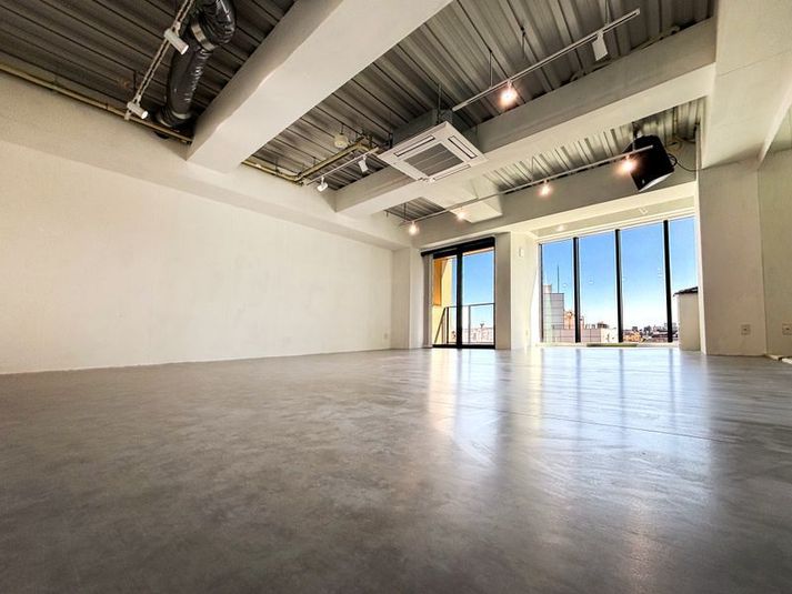 ロケーション抜群、開放的でスタイリッシュ、お洒落なスタジオ7階 - WORLD STUDIO（ワールドスタジオ）