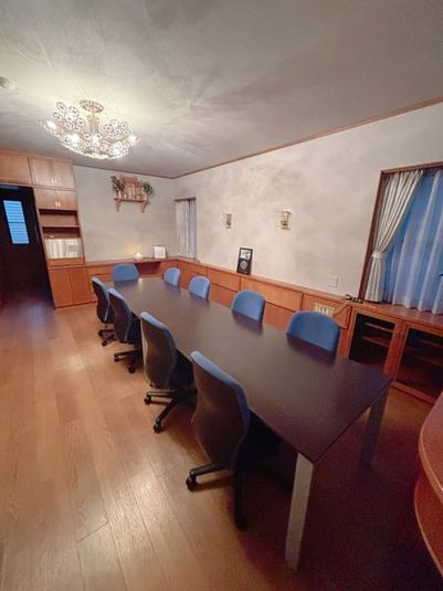 落ち着いた邸宅空間で深まる対話/プライベート会議室 - レンタルスペース「LuLuAs」