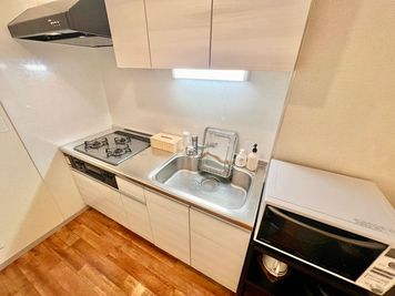 部屋① 広々キッチンで準備もスムーズ♪
※ガスコンロは使えません - 町田の隠れ家 4seasons 町田の隠れ家の室内の写真
