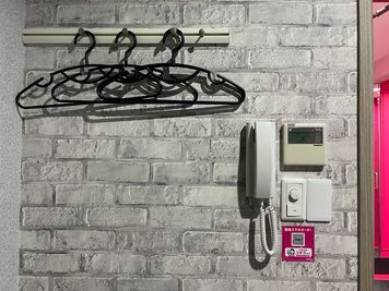 カラオケ ビッグエコー浅草橋駅前店 Web会議/打ち合わせ/テレワークルームの室内の写真
