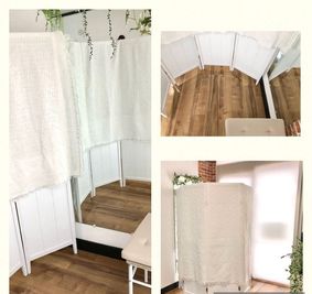 フィッティングルーム
着替えをする場合ご準備します
姿見もあります✨ - レンタルスペース【RoomAoyama】 🎵RoomAoyama 　楽器演奏OKのレンタルスペースの室内の写真
