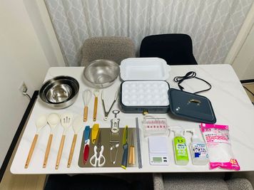 有料オプション調理器具セット、ホットプレート(たこ焼き、鍋)利用可能 - 小倉駅近レンタルスペース　KCハウス　 小倉駅から徒歩５分！コンパクトな貸会議室の設備の写真