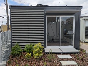お部屋の外観はこちらです！※始めに別棟の受付までお越しください
 - U-SPACE　宇都宮戸祭店 Workの外観の写真