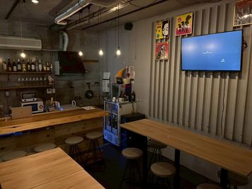 Bar&music overの室内の写真