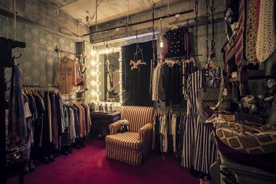 ギャラリー展示、フォトスタジオの室内の写真