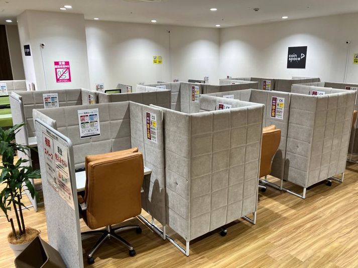 コインスペース三宮オーパ２店[3階]（全席通話・会話禁止） 1人用席（通話・会話NG）の室内の写真