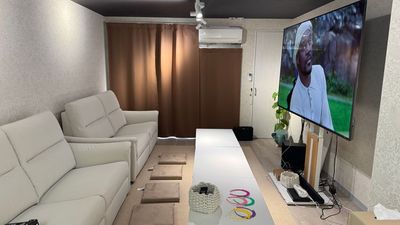 85㌅超特大テレビ📺シアターサラウンド🔈映画鑑賞🎬ライブ鑑賞💿推し活🎤ゲーム🎮など - KUTSUROGIかしわⅡ