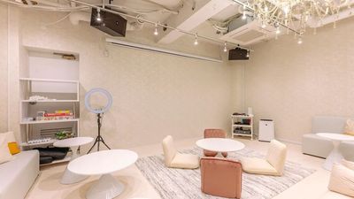 437_Yell-X／BASE池袋の室内の写真