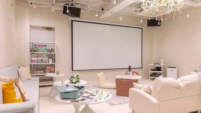 437_Yell-X／BASE池袋の室内の写真