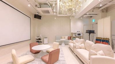 437_Yell-X／BASE池袋の室内の写真