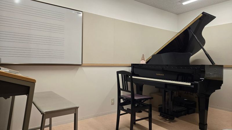 グランドピアノ防音部屋　ルーム８ - 千里中央センター