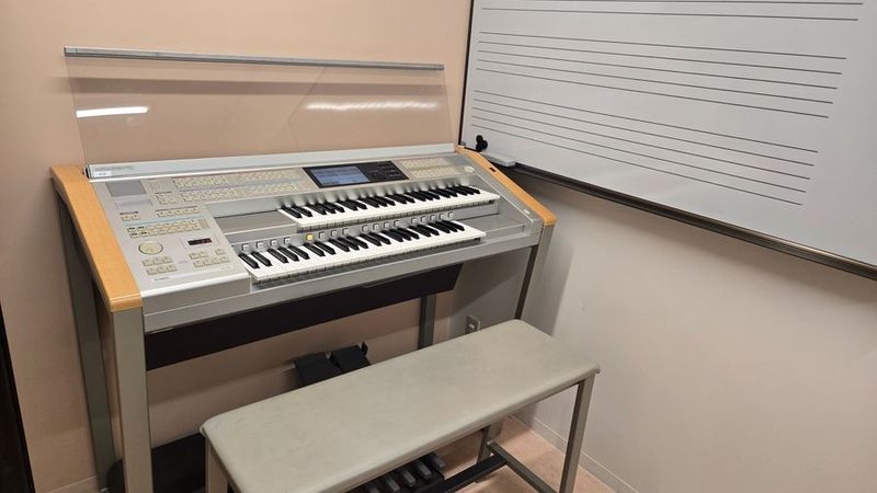 グランドピアノ防音部屋　ルーム８ - 千里中央センター