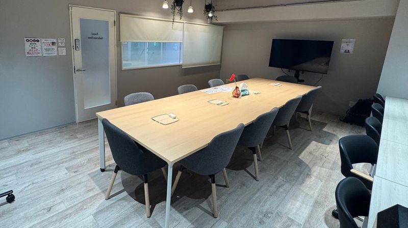 【港区・赤坂】溜池山王駅徒歩3分！カフェスタイル会議室Room1 - 赤坂・溜池山王の貸スペース　ペチャクチャ