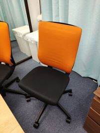 ITOKI オフィスチェアを導入しました 2025/05 - のんびりスペース高田馬場 のんびり工房 ～みんなの作業場所～の室内の写真