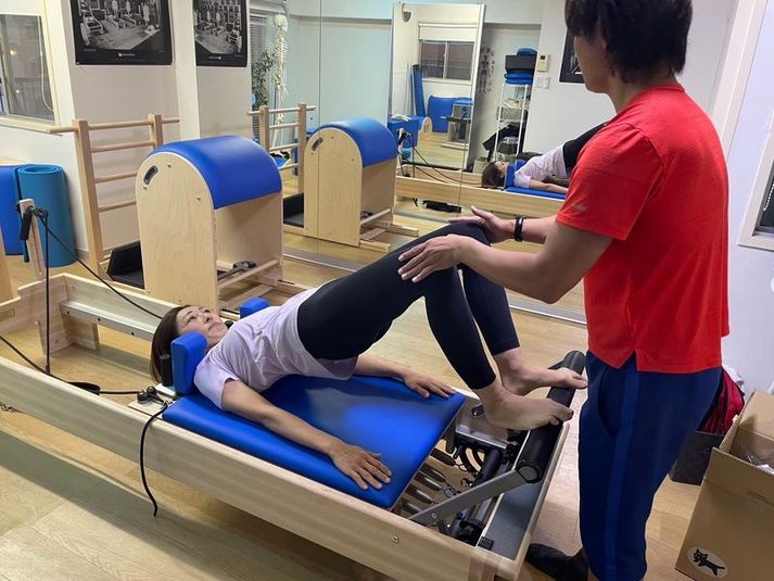 ピラティススタジオフォワード - ピラティススタジオフォワード